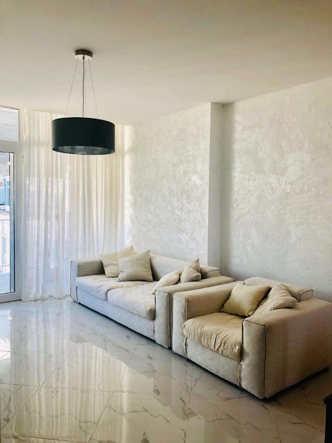 Tg Apartment Sea View Batumi Esterno foto