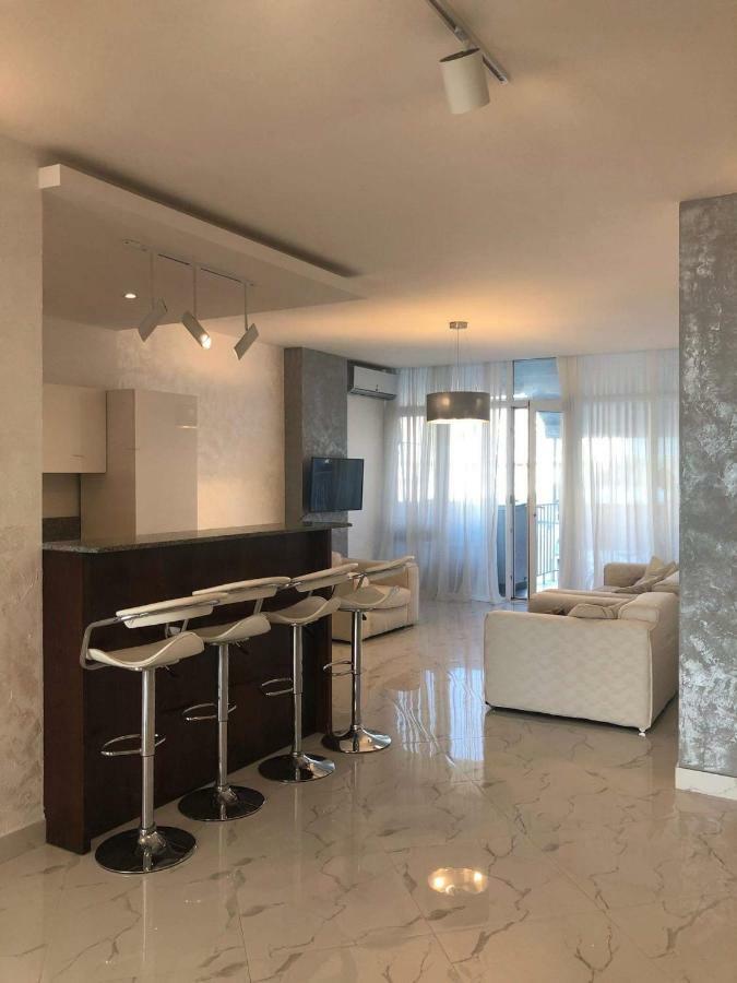 Tg Apartment Sea View Batumi Esterno foto