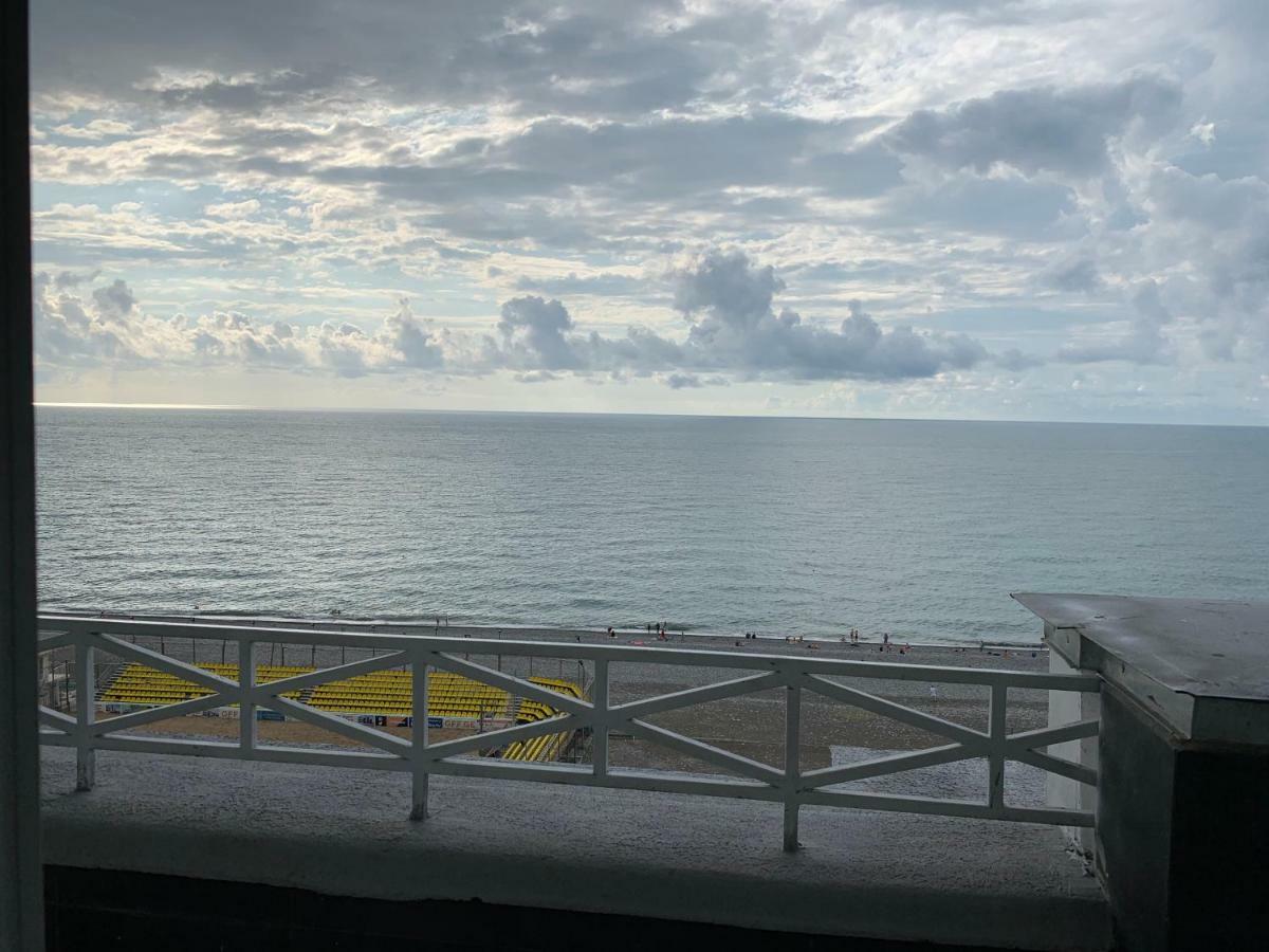 Tg Apartment Sea View Batumi Esterno foto